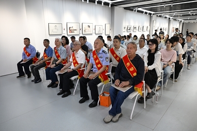 “中国梦·劳动美”庆祝中华全国总工会成立100周年劳模风采艺术展开幕